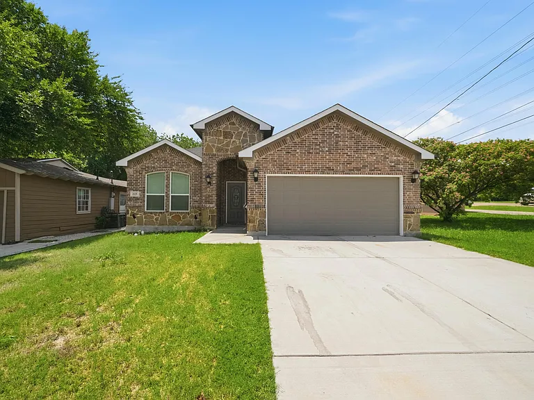 2125 Beaumont St — Photo 3