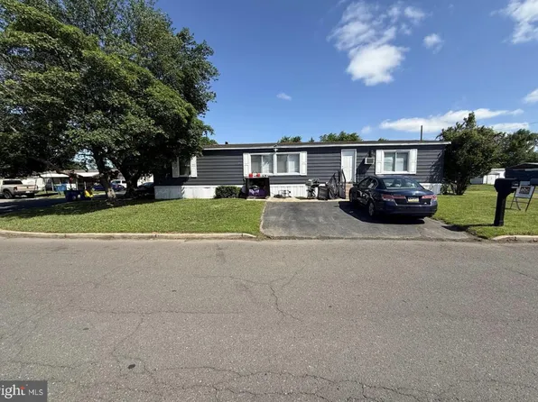 7300 Hansbury Dr, Morrisville, PA 19067