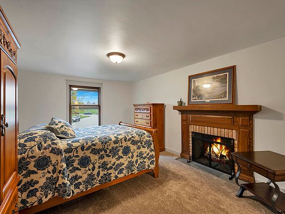 2nd image of 615 Mallard Ct