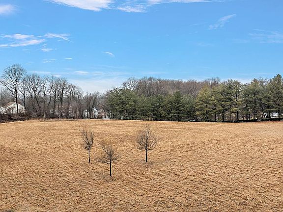 4th image of 275 Possum Park Rd