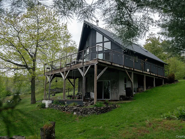 22 McGuffey Rd — Photo 24
