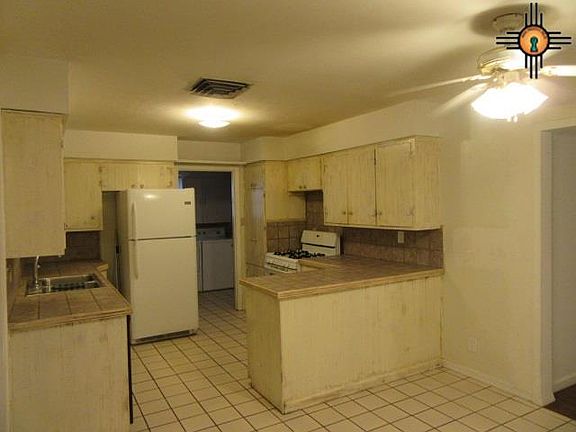 4th image of 102 W Mesa Dr