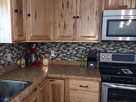 Kitchen w/ Hickory Cabinets