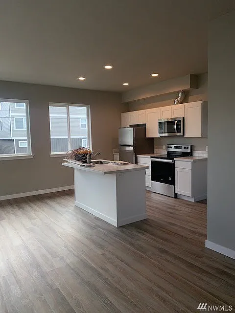 2 bed, 957 sqft, $1,650 — Photo 2