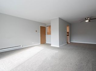 1003 State St APT 8, Lemont, IL 60439