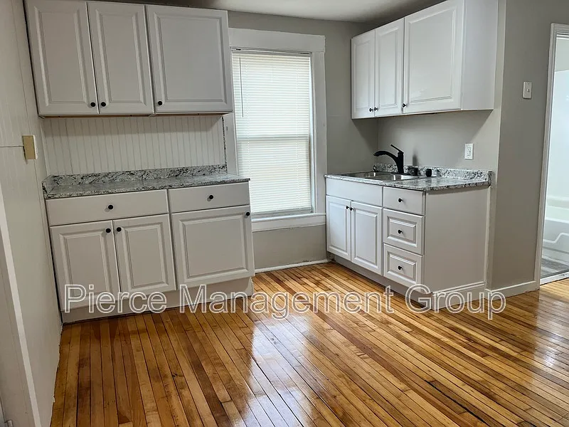 Building Photo - 308 Bartlett St #3