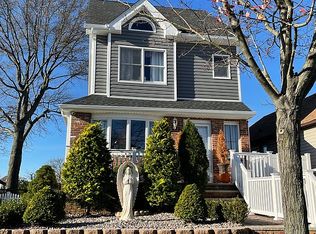 152 Foster Rd, Staten Island, NY 10309