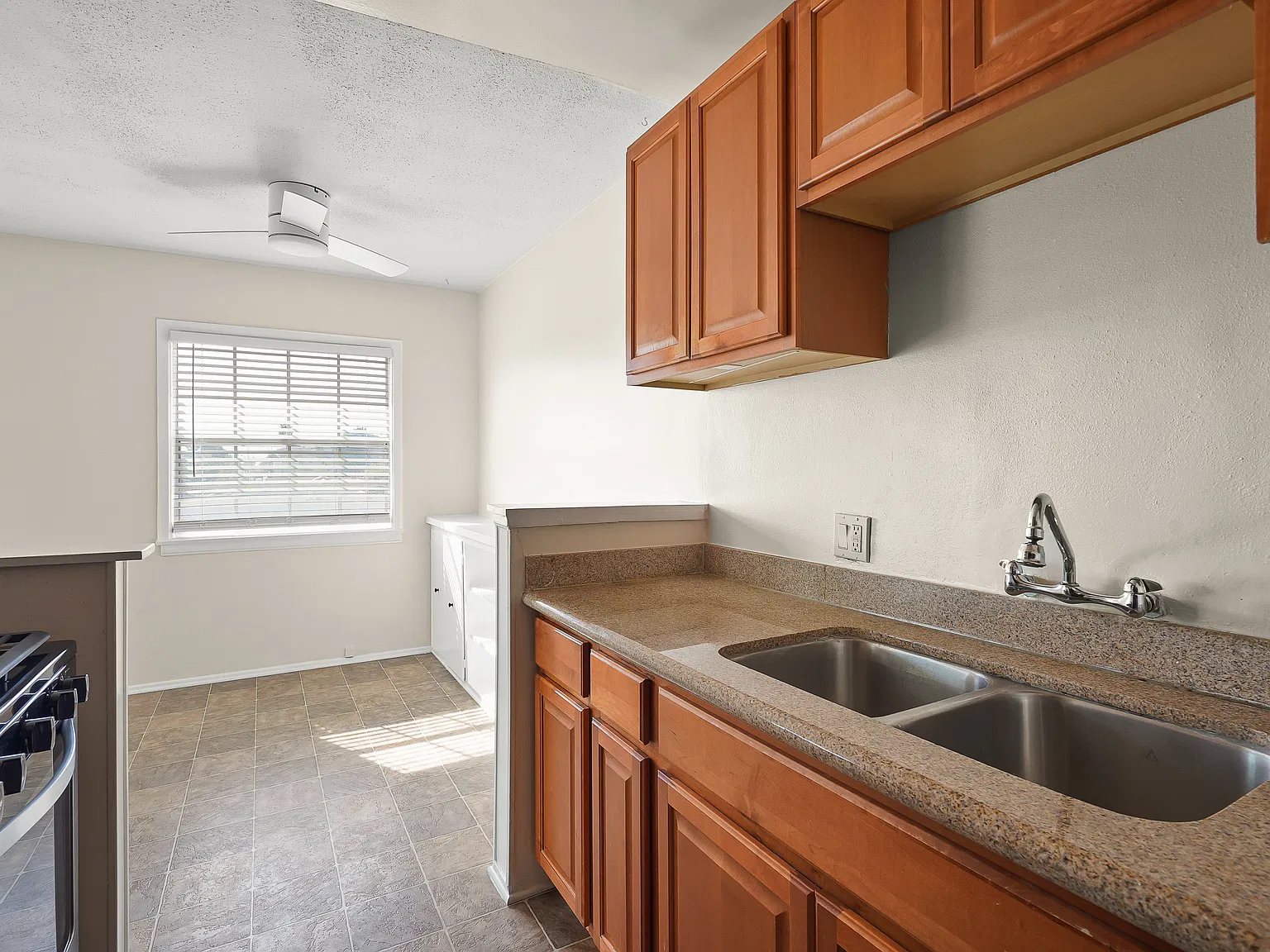 1 bed, 650 sqft, $2,550 — Photo 4