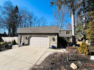 842 Longfellow Dr, East Lansing, MI 48823