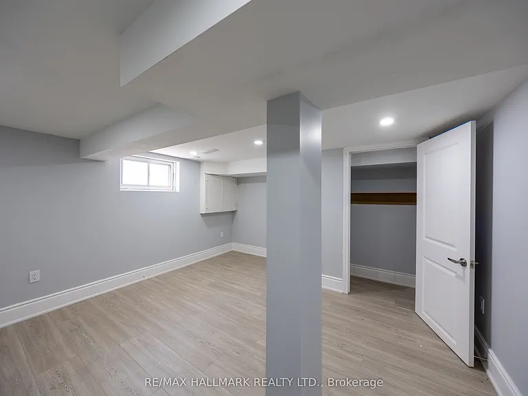 559 Ritson Rd S — Photo 28