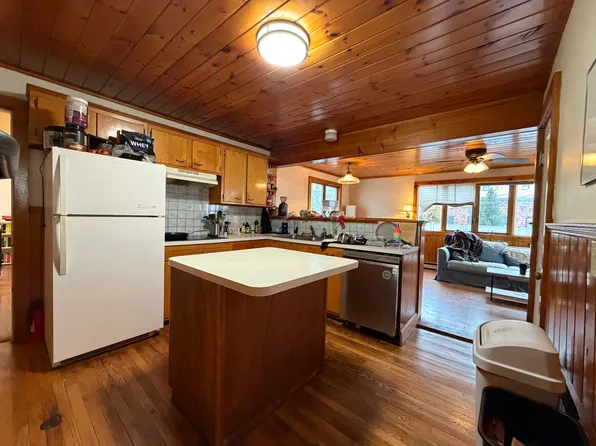 92 Wallingford Rd #1, Boston, MA 02135