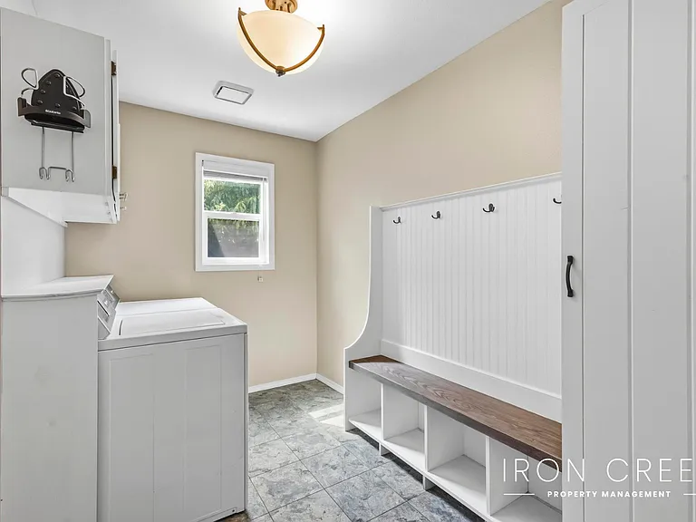 1544 E Falconrim Ct — Photo 26