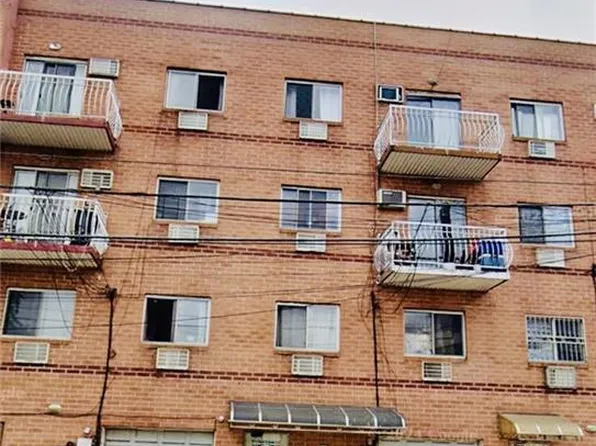 3343 Union St, Flushing, NY 11354
