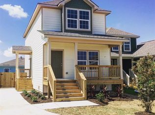 7308 Magnolia Ct, Galveston, TX 77551