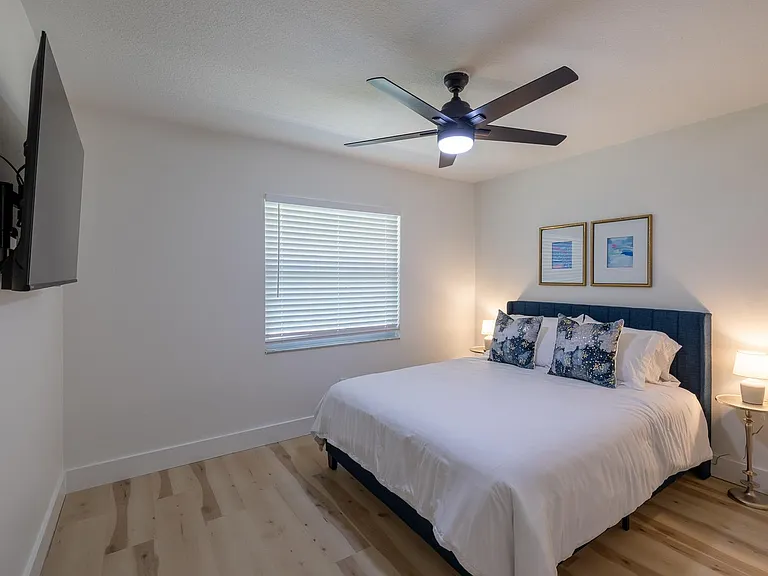 6407 S Adelia Ave #B — Photo 10