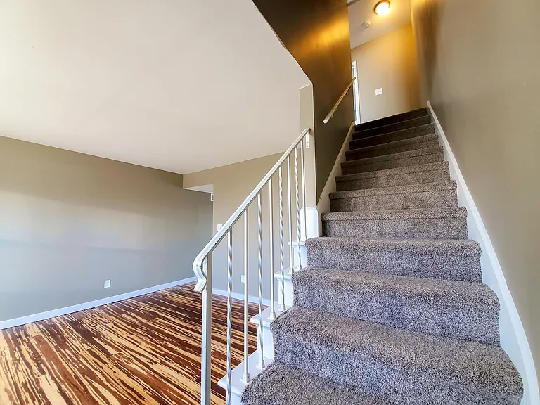 690 Village Place South Dr — Photo 6