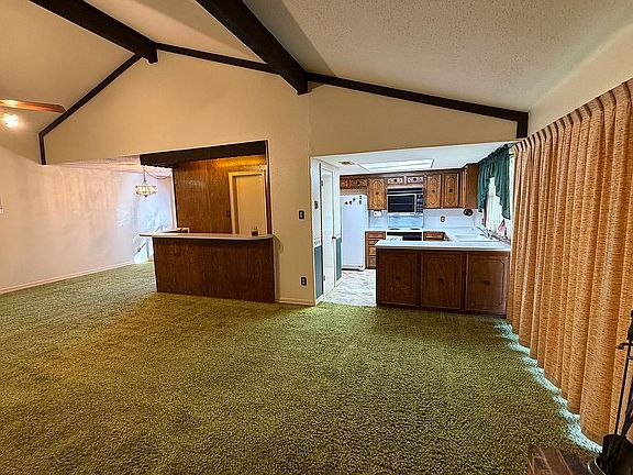 4th image of 506 Rugby Pl