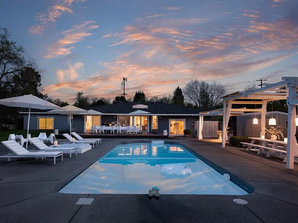 526 Duer Road, Sebastopol, CA 95472