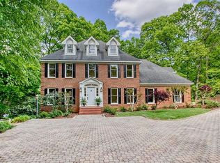 640 Valley Hall Dr, Sandy Springs, GA 30350