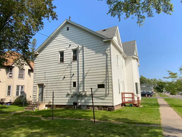 1725 John Ave — Photo 3
