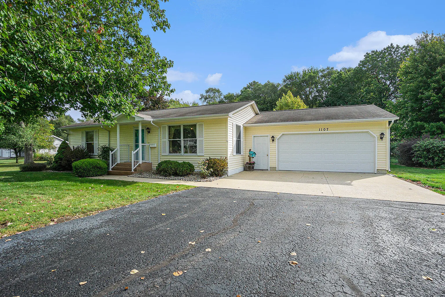 1107 Elm St photo 1