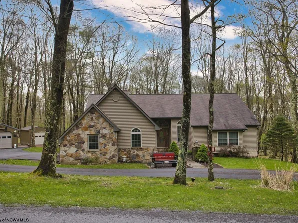 888 E Alpine Dr, Terra Alta, WV 26764