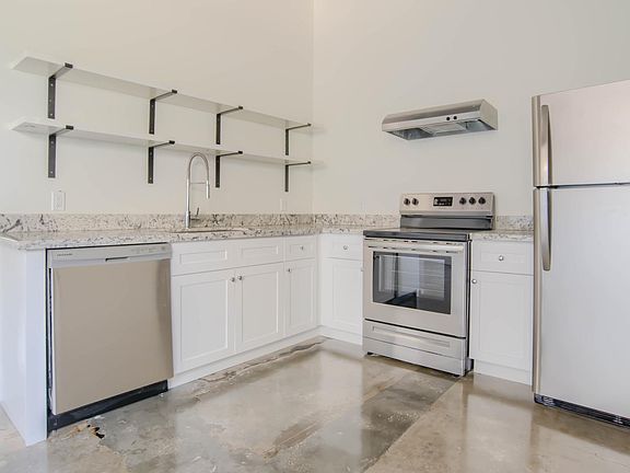 4th image of 728 Desire St #B