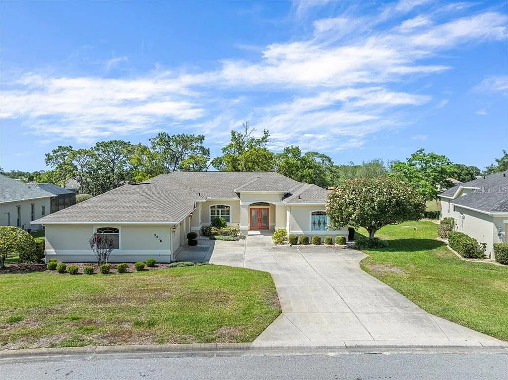 4 bed, 3.0 bath, 2463 sqft, $2,500 — Photo 1