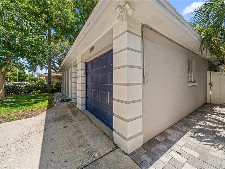 3920 W Barcelona St — Photo 20