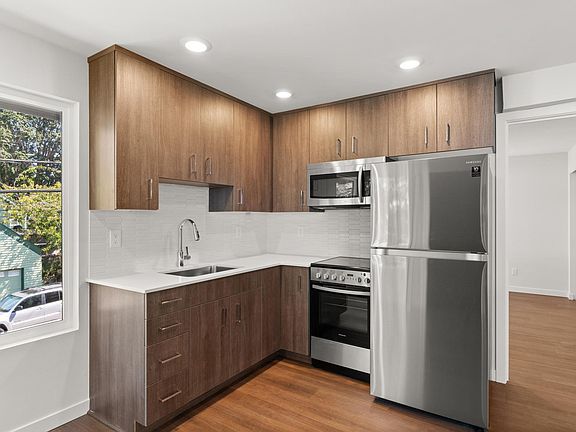 5th image of 837 NW 50th St #C