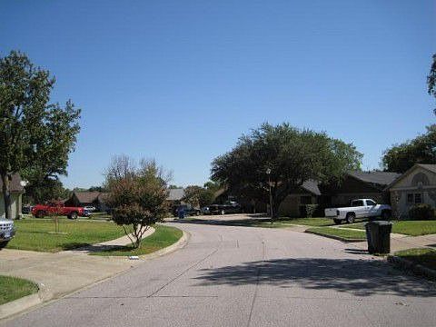 2nd image of 2033 Shenandoah Dr