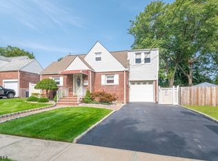 39-49 Sunderland Dr, Fair Lawn, NJ 07410