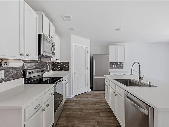 3rd image of 1171 Fox Trace Cir