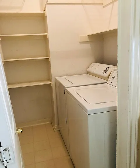 1700 Lancaster St — Photo 3