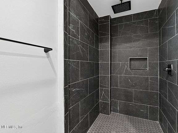 4th image of 1053 SYLVAN Court