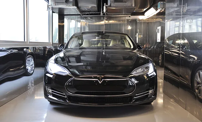 Sold by Compass | media 9