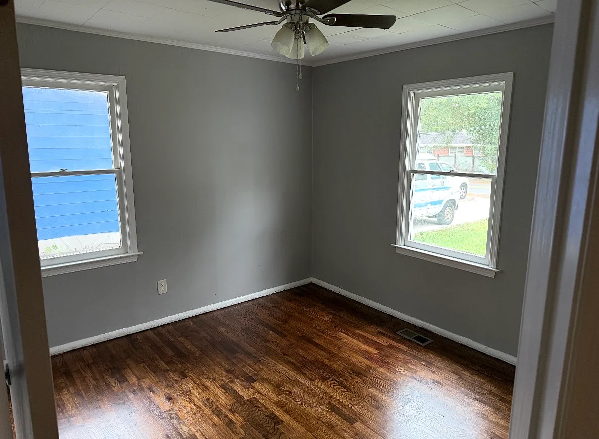 3 bed, $1,400 — Photo 2