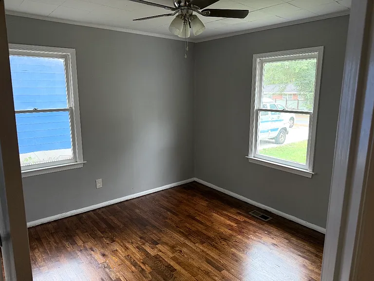114 Amelia Ln SW — Photo 2