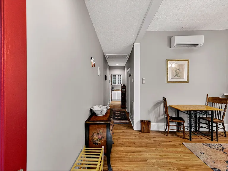 530 E Gordon Ln — Photo 6