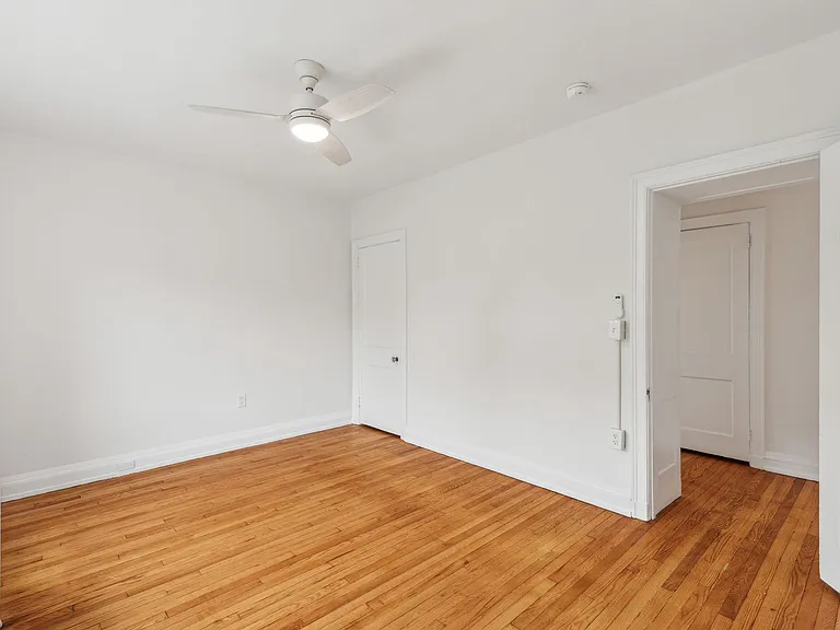 10 Montgomery — Photo 103