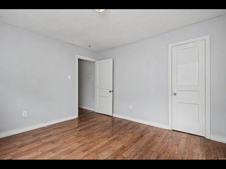 813 Wright Ave #1