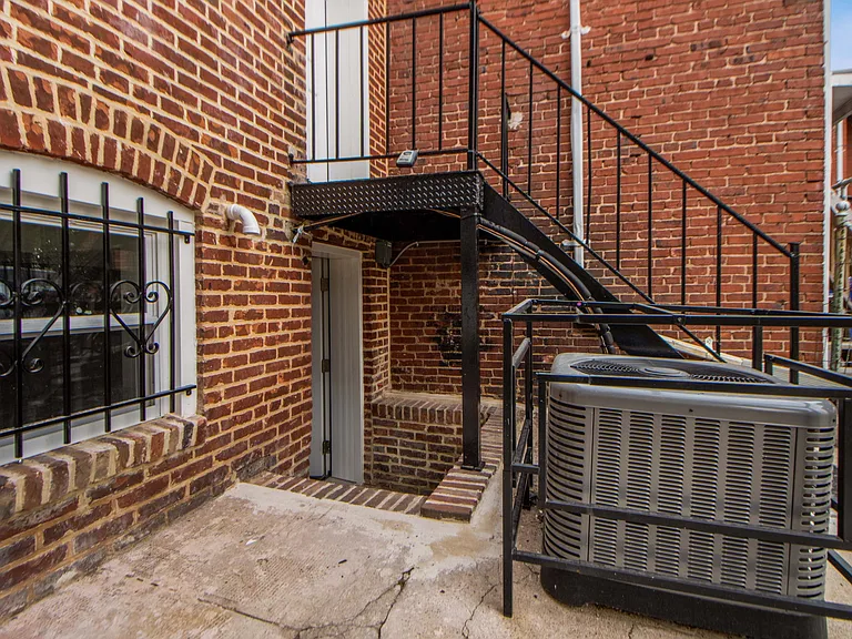 333 S Conkling St #A — Photo 37