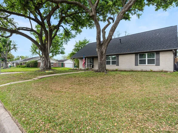 9214 Bintliff Dr, Houston, TX 77074