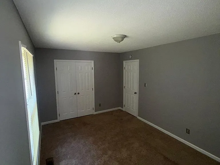 4704 Lawndale Dr #B — Photo 11
