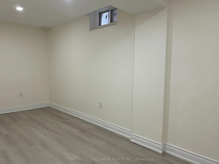 2238 Gladacres Ln — Photo 34