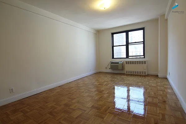 Rented by FirstService Realty (legacy) | media 32