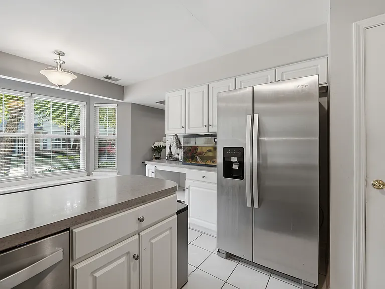 13920 S Cambridge Cir — Photo 13