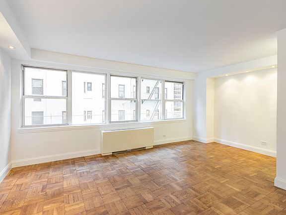 4th image of 155 E 34th St APT 3T
