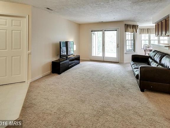 2nd image of 106 Gwen Dr Unit 1L
