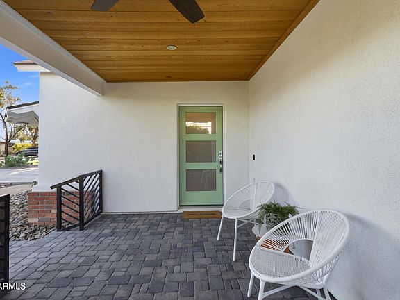 5th image of 406 W COLTER Street